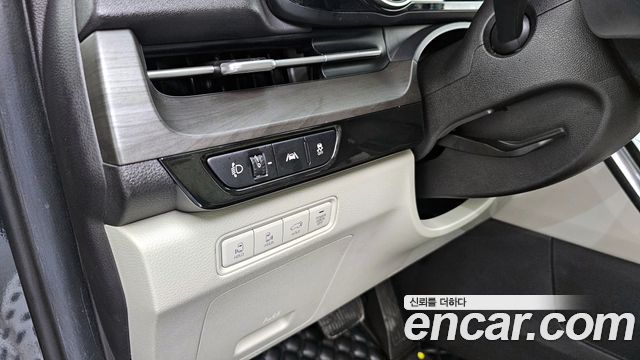 Kia Canival 2021 — photo 22