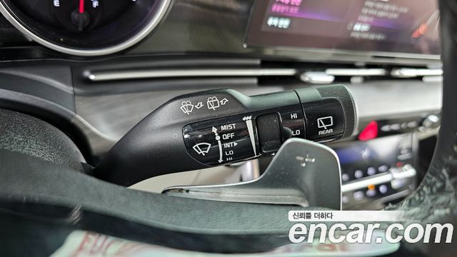 Kia Canival 2021 — photo 25