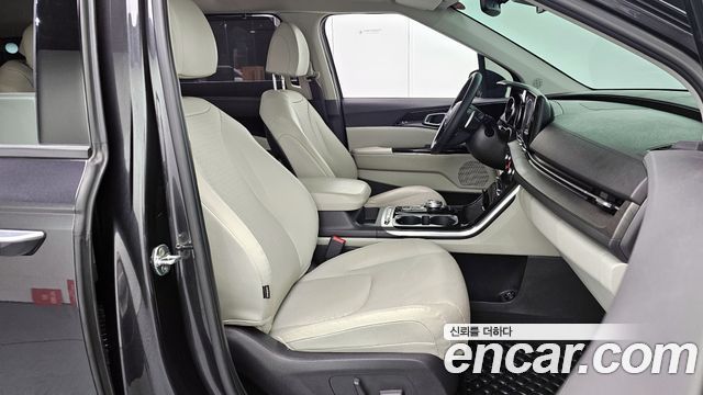 Kia Canival 2021 — photo 16