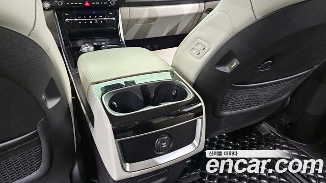 Kia Canival 2021 — photo 28