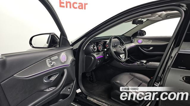 Mercedes-Benz E-Class 2017 — photo 10