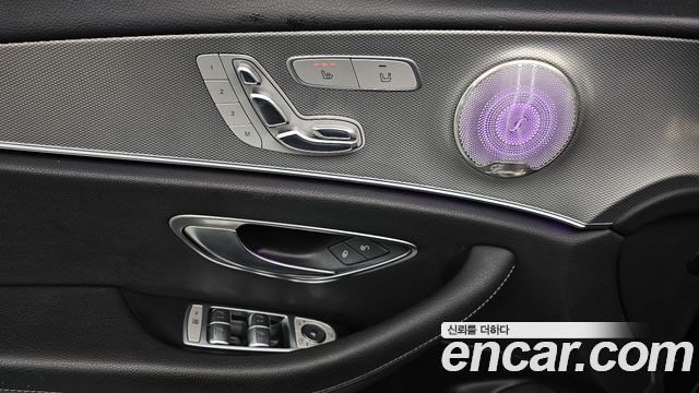 Mercedes-Benz E-Class 2017 — photo 18