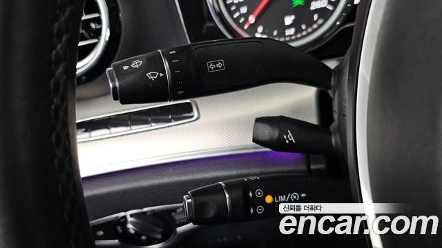 Mercedes-Benz E-Class 2017 — photo 19