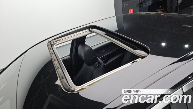 Mercedes-Benz E-Class 2017 — photo 20