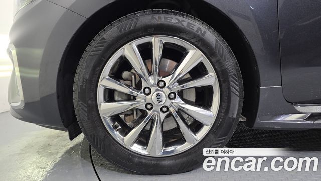 Kia Canival 2019 — photo 5