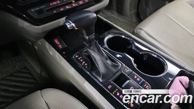 Kia Canival 2019 — photo 9