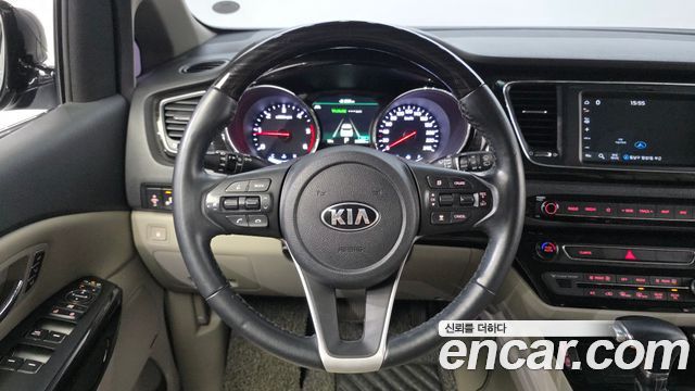Kia Canival 2019 — photo 14
