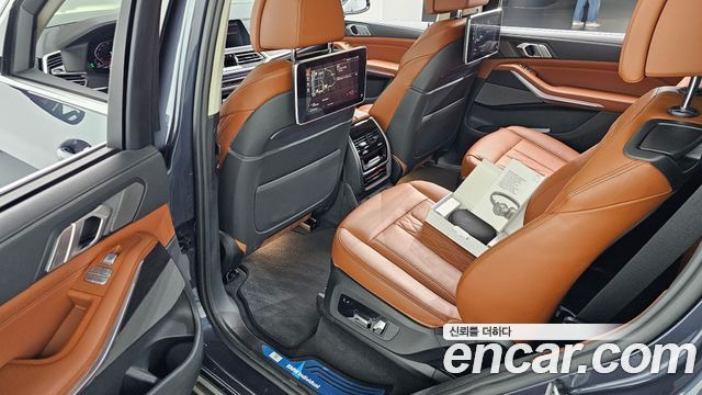 BMW X7 2020 — photo 18