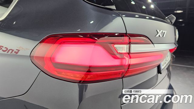 BMW X7 2020 — photo 9
