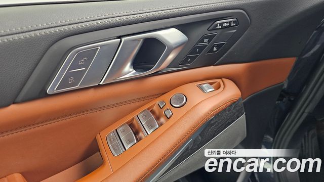 BMW X7 2020 — photo 29
