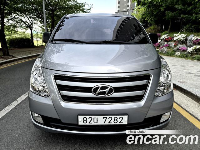Hyundai Starex 2018 — photo 2