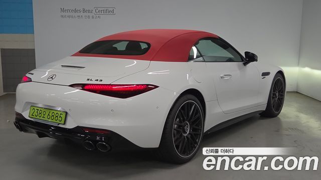 Mercedes-Benz SL-Class 2025 — photo 2