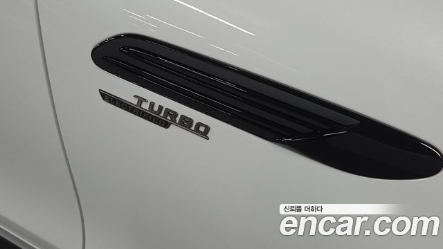 Mercedes-Benz SL-Class 2025 — photo 13