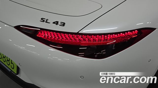 Mercedes-Benz SL-Class 2025 — photo 16
