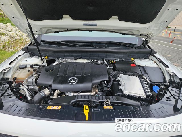 Mercedes-Benz GLB-Class 2021 — photo 6