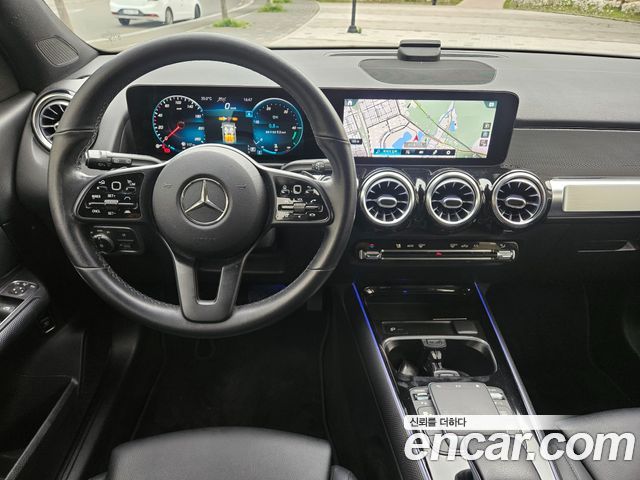 Mercedes-Benz GLB-Class 2021 — photo 7