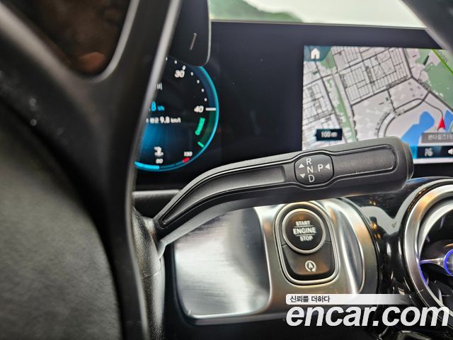 Mercedes-Benz GLB-Class 2021 — photo 9