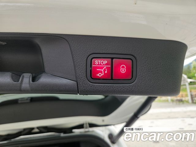 Mercedes-Benz GLB-Class 2021 — photo 17