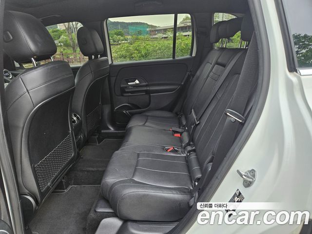 Mercedes-Benz GLB-Class 2021 — photo 19