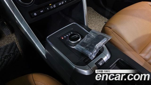 Land Rover Discovery Sport 2018 — photo 12