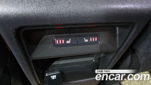 Land Rover Discovery Sport 2018 — photo 24