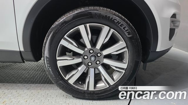 Land Rover Discovery Sport 2018 — photo 7