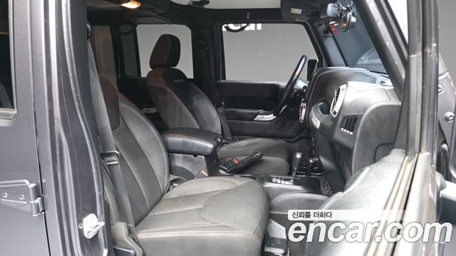 Jeep Wrangler 2017 — photo 17