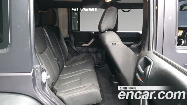 Jeep Wrangler 2017 — photo 18