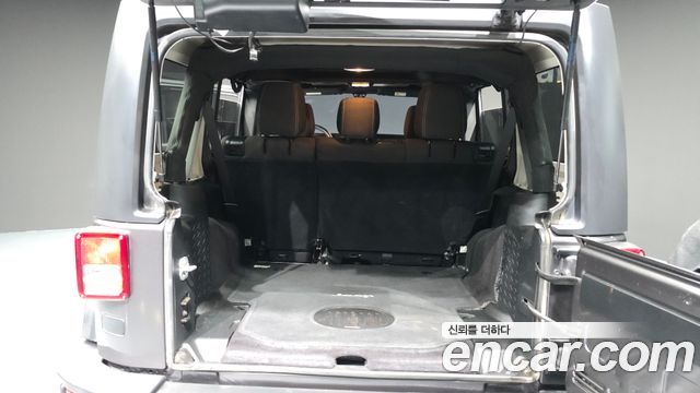 Jeep Wrangler 2017 — photo 26