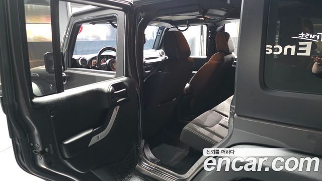 Jeep Wrangler 2017 — photo 16