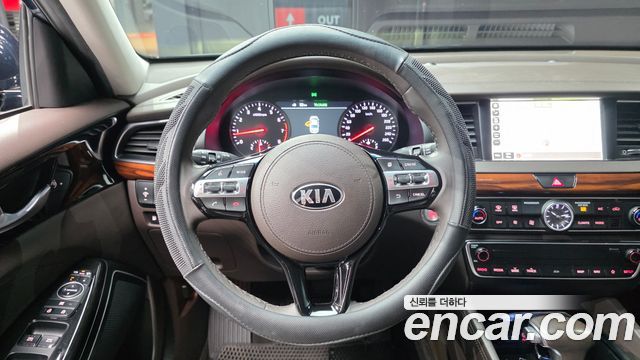 Kia K7 2017 — photo 13
