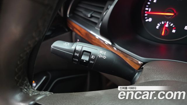 Kia K7 2017 — photo 20