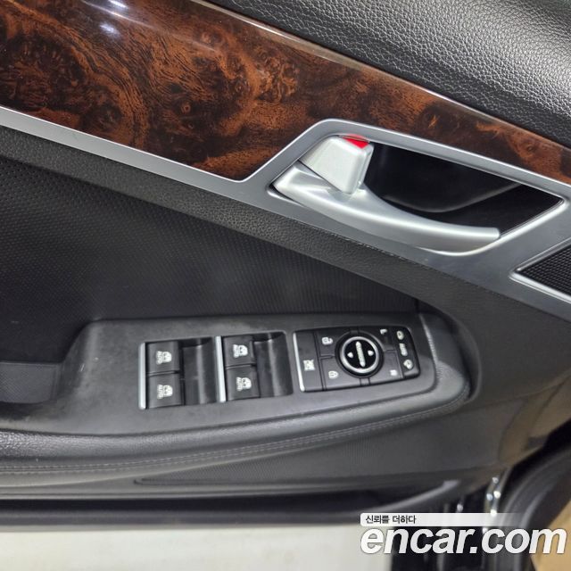 Hyundai Genesis 2016 — photo 8