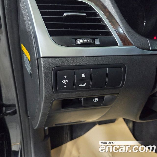 Hyundai Genesis 2016 — photo 9