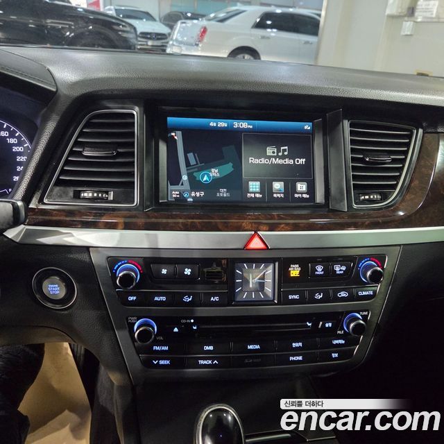 Hyundai Genesis 2016 — photo 11