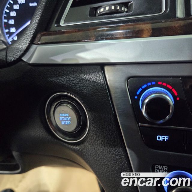 Hyundai Genesis 2016 — photo 18