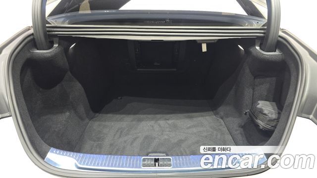Mercedes-Benz S-Class 2024 — photo 26