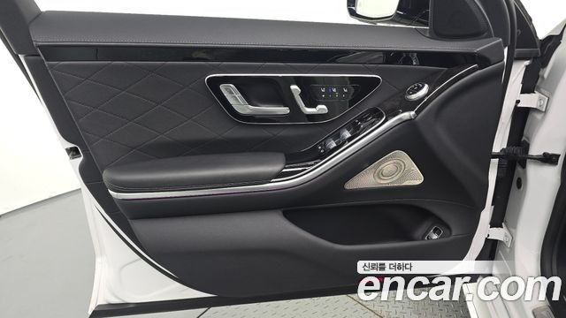 Mercedes-Benz S-Class 2024 — photo 14