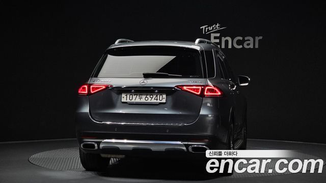 Mercedes-Benz GLE-Class 2020 — photo 4