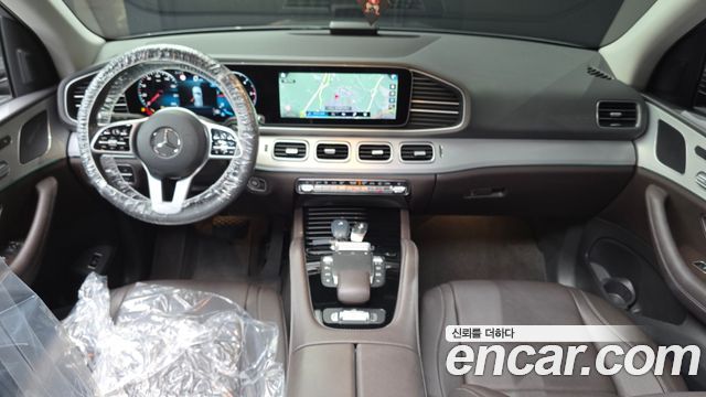 Mercedes-Benz GLE-Class 2020 — photo 10
