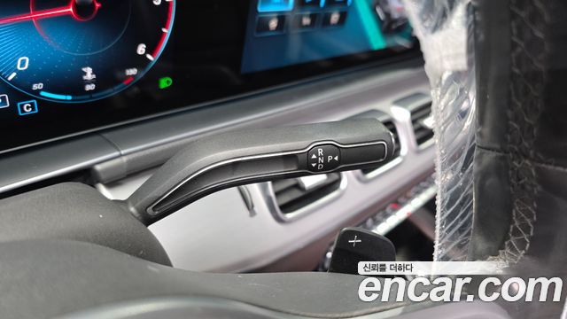Mercedes-Benz GLE-Class 2020 — photo 12