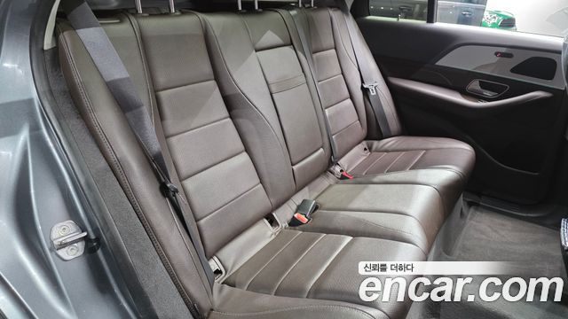Mercedes-Benz GLE-Class 2020 — photo 17