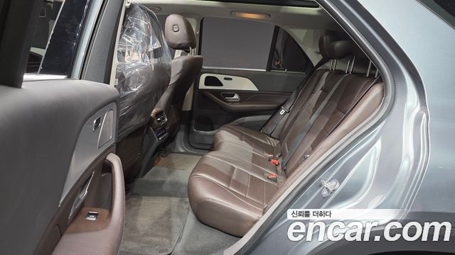 Mercedes-Benz GLE-Class 2020 — photo 18