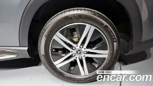 Mercedes-Benz GLE-Class 2020 — photo 7