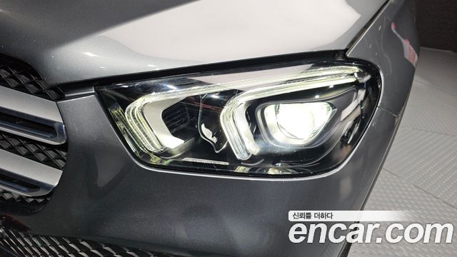 Mercedes-Benz GLE-Class 2020 — photo 8