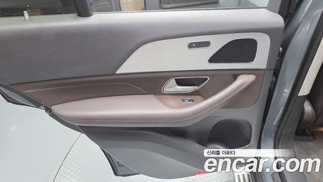 Mercedes-Benz GLE-Class 2020 — photo 15