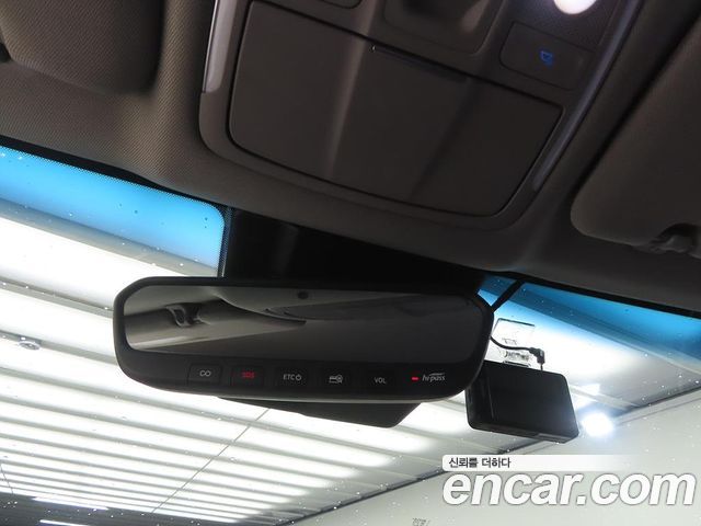 Genesis G80 2018 — photo 12