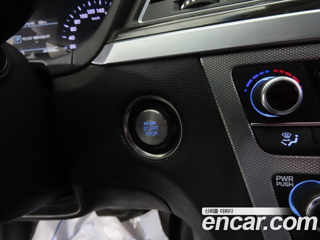 Genesis G80 2018 — photo 15