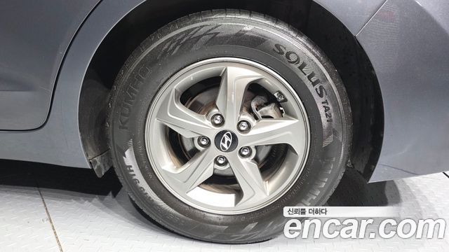 Hyundai AVANTE 2017 — photo 5
