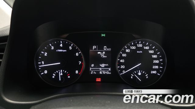Hyundai AVANTE 2017 — photo 11